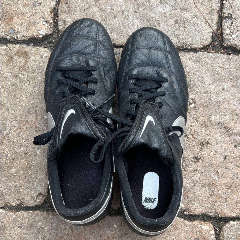 Nike Black and Silver Men's Athletic Shoes